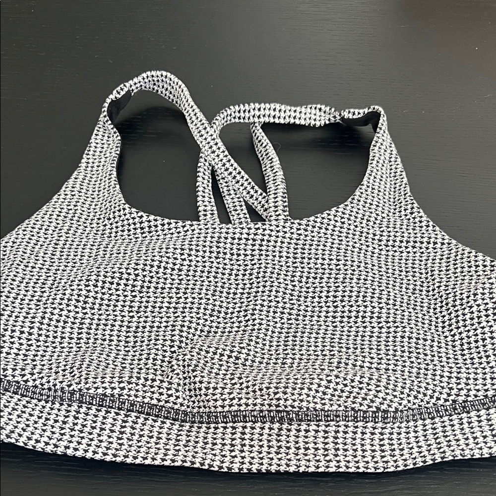 lululemon energy bra- black & white